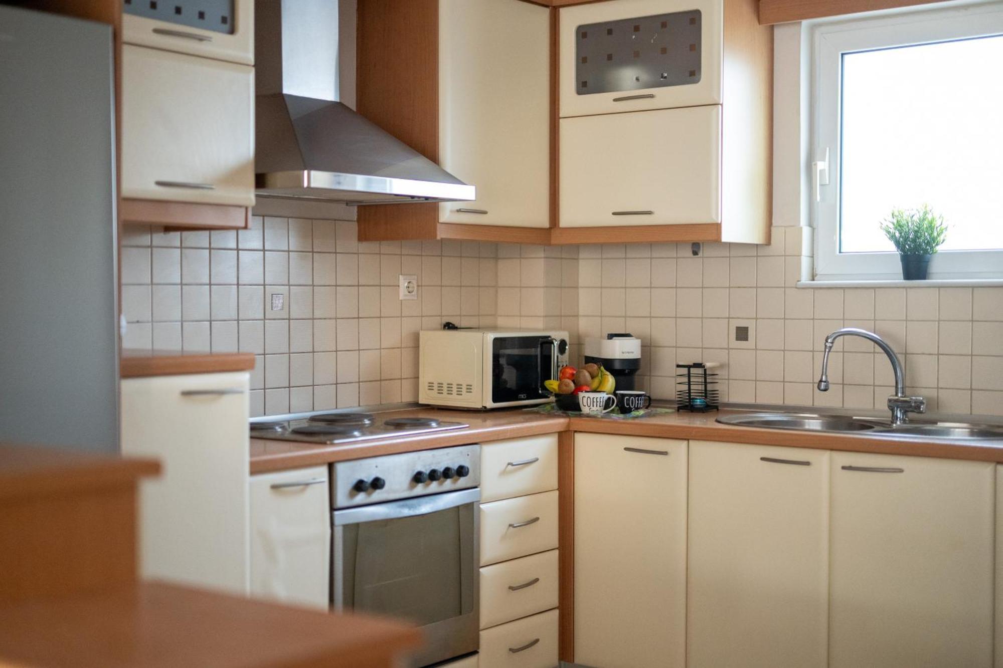Il Centro Apartment Aigio Exteriör bild