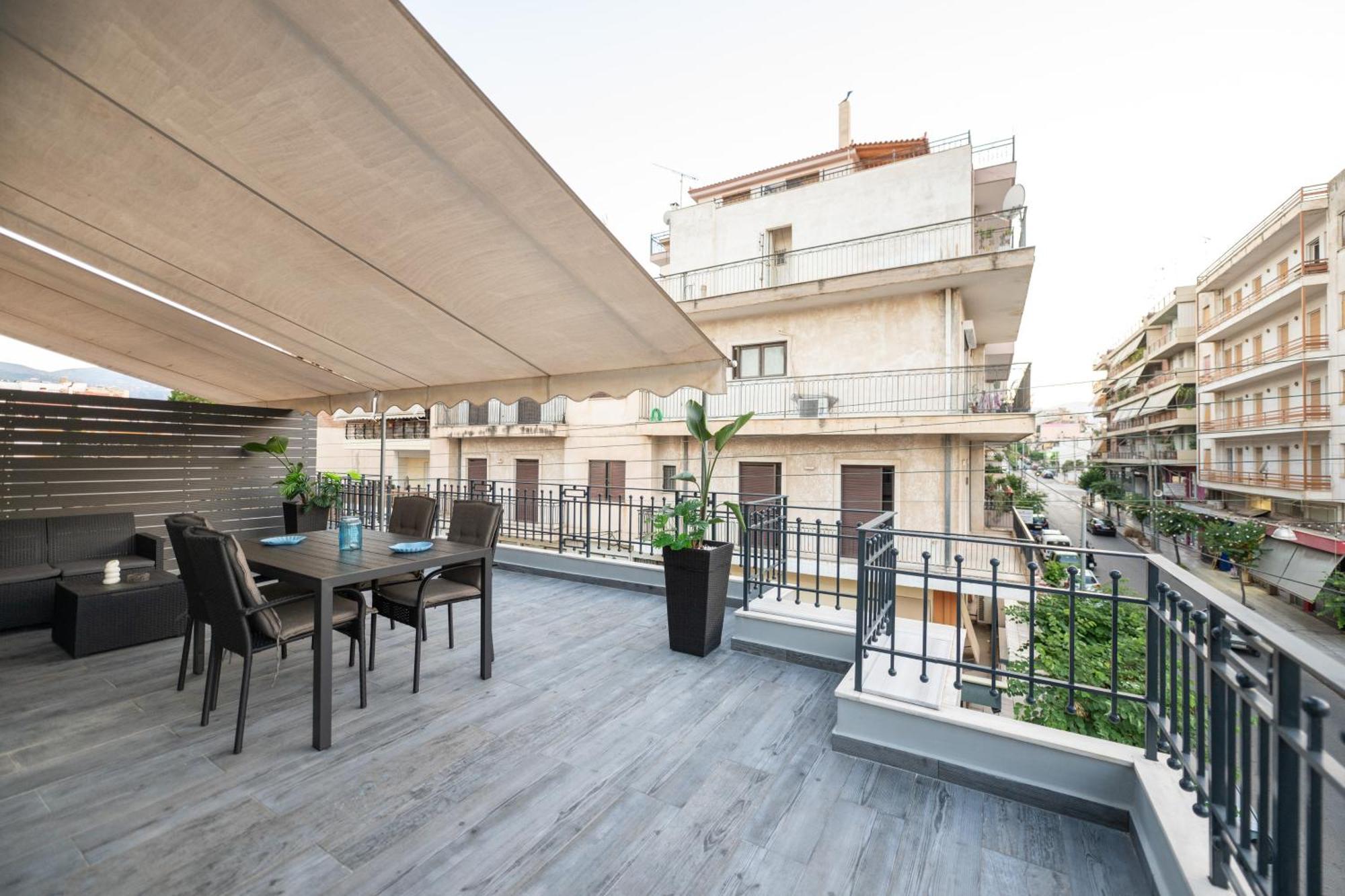 Il Centro Apartment Aigio Exteriör bild